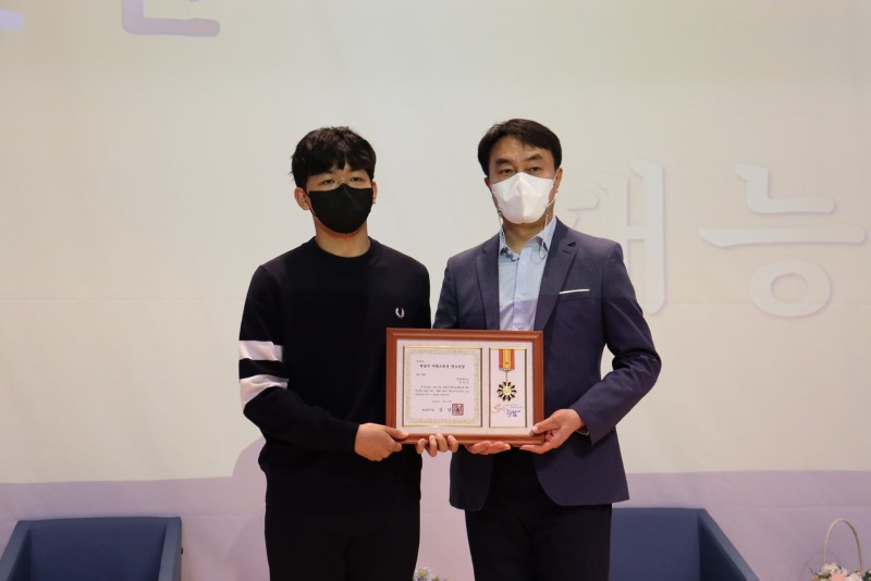 청문하답 3 유한빈.jpg